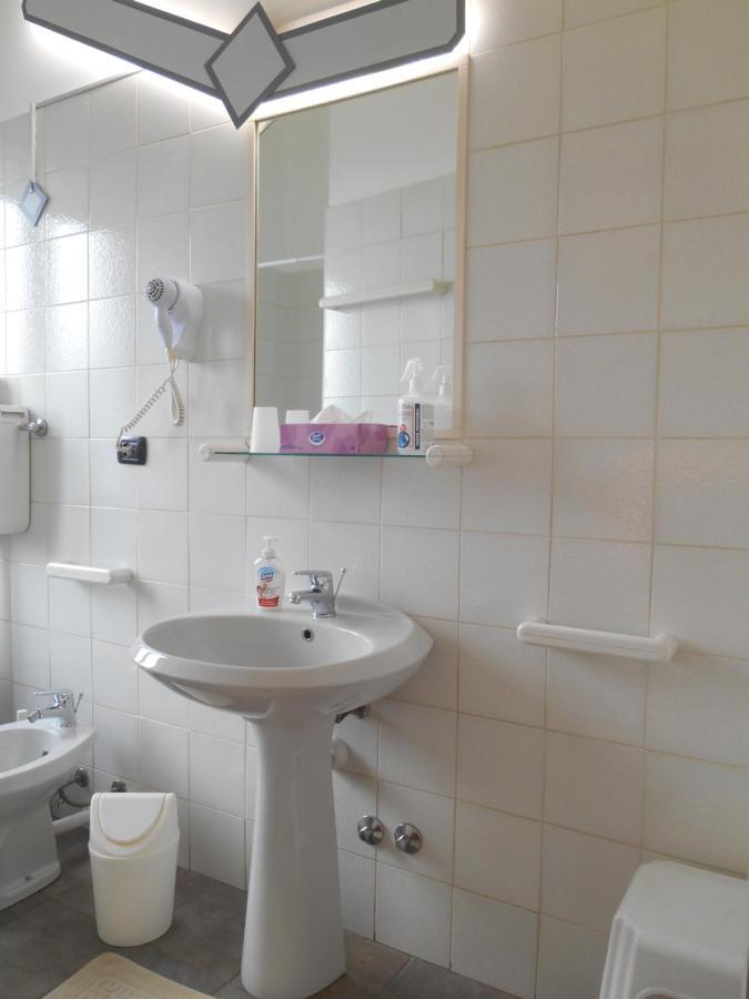 Le Rose Malpensa Bed & Breakfast Busto Arsizio Luaran gambar