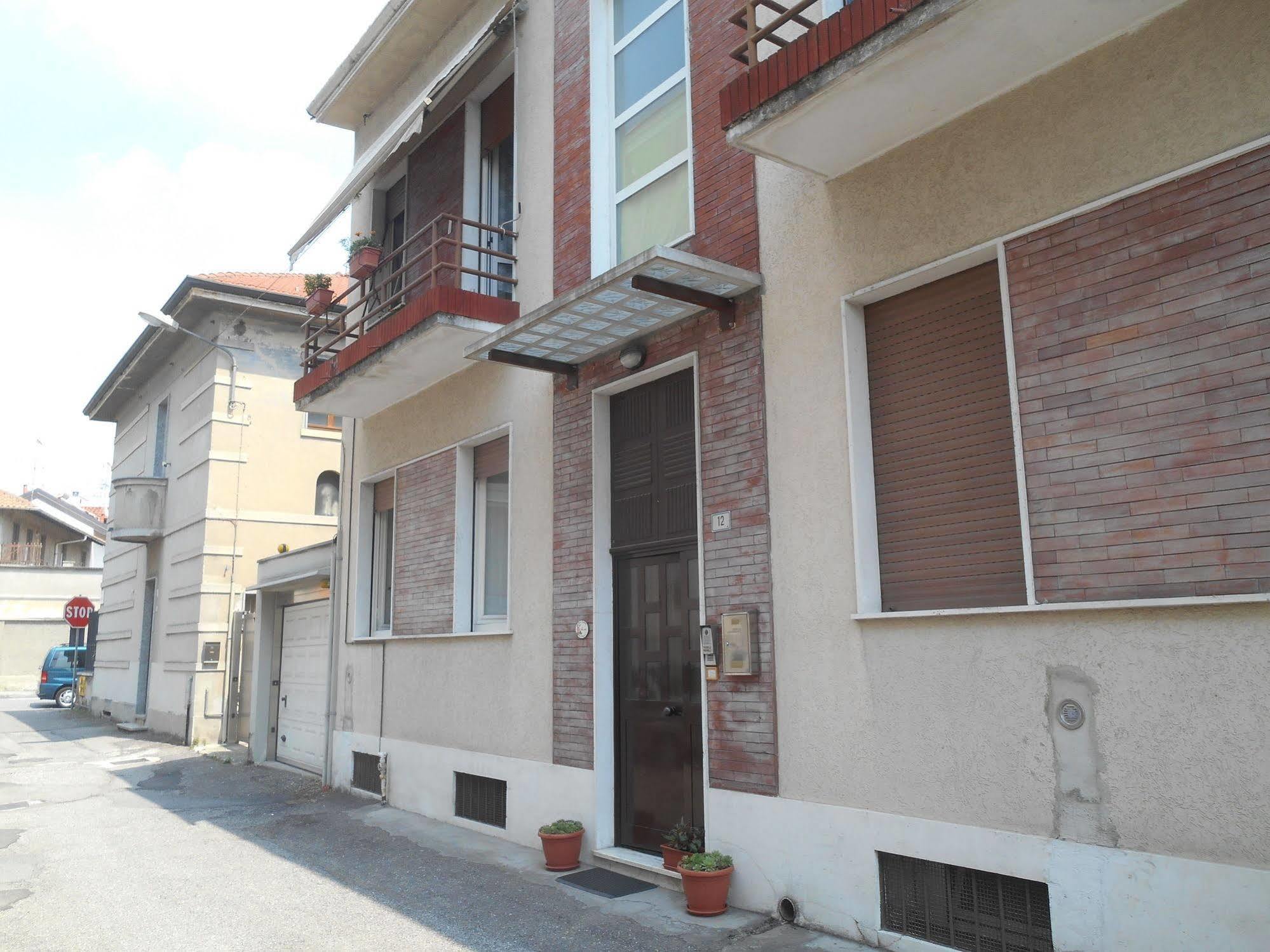 Le Rose Malpensa Bed & Breakfast Busto Arsizio Luaran gambar