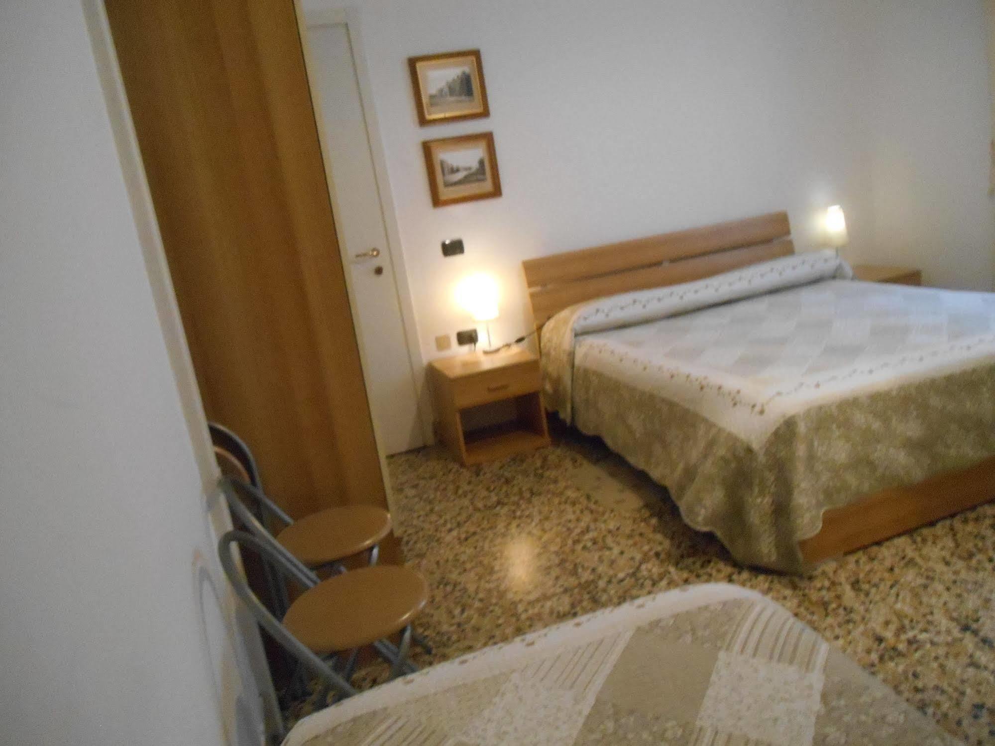 Le Rose Malpensa Bed & Breakfast Busto Arsizio Luaran gambar